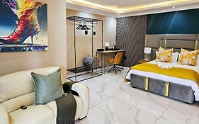 Batuka Damview Lodge